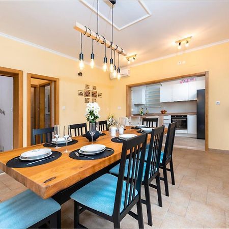Vila Vergatum-Privacy,Gym,Billiards,Table Tennis Donji Brgat Extérieur photo