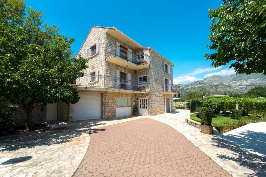Vila Vergatum-Privacy,Gym,Billiards,Table Tennis Donji Brgat Extérieur photo