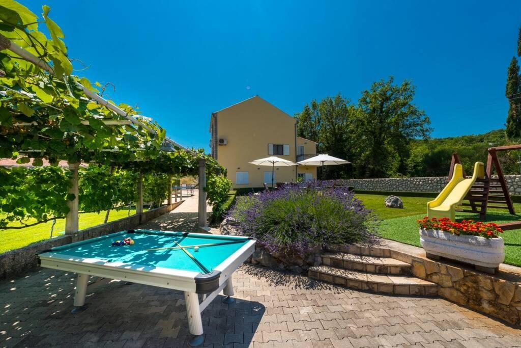 Vila Vergatum-Privacy,Gym,Billiards,Table Tennis Donji Brgat Extérieur photo