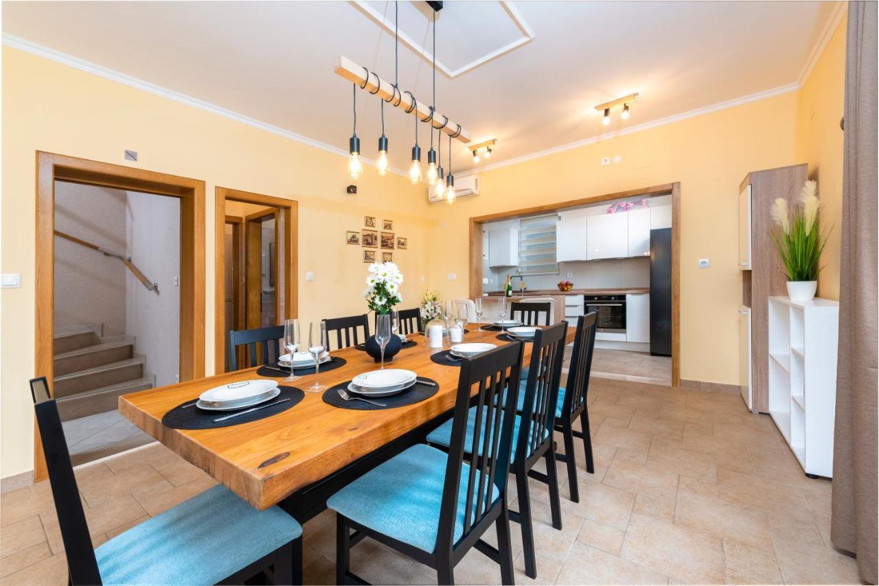 Vila Vergatum-Privacy,Gym,Billiards,Table Tennis Donji Brgat Extérieur photo